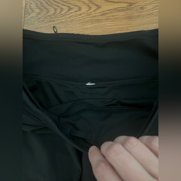 lululemon Speed Up Short Low-Rise 2.5" Lined Black Size 6 - Picture 4 of 9